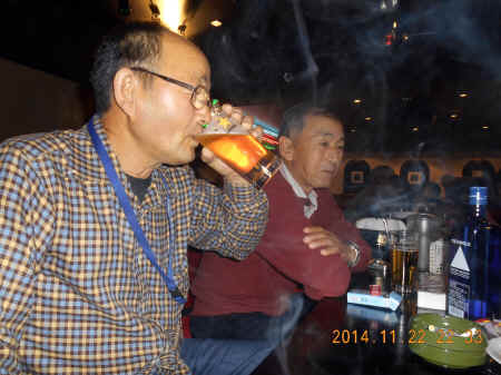 bar05.jpg (1125183 バイト)